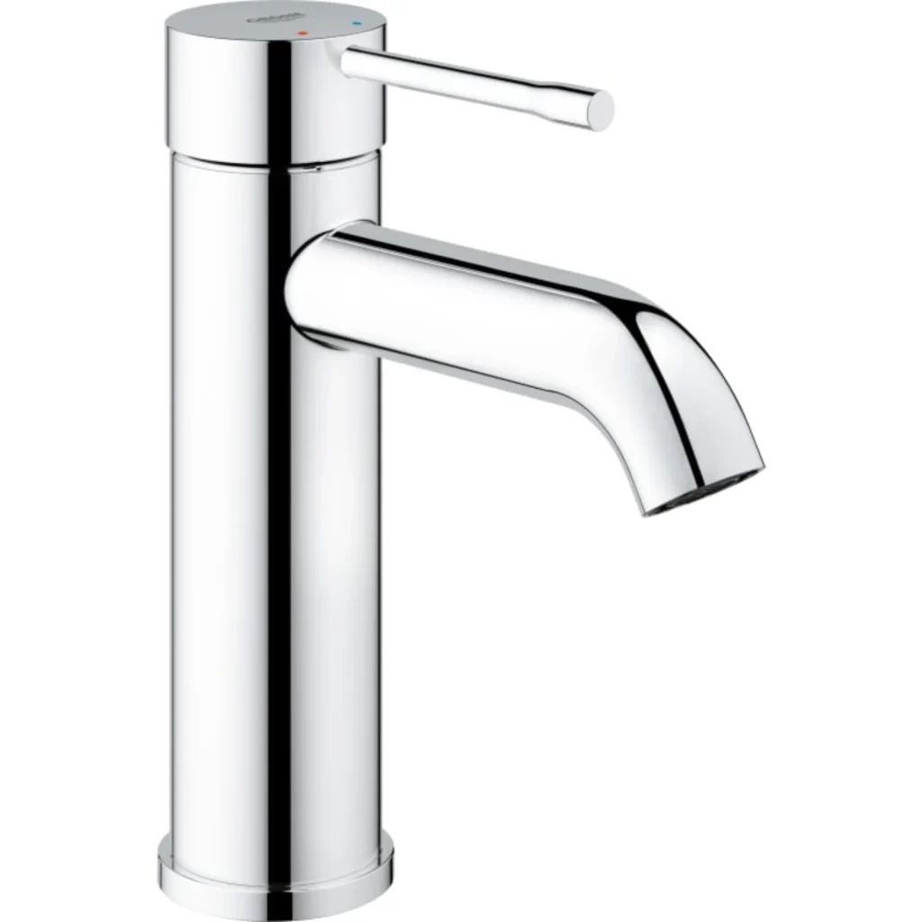 Køkkenarmatur i rustfrit stål med enkel design.